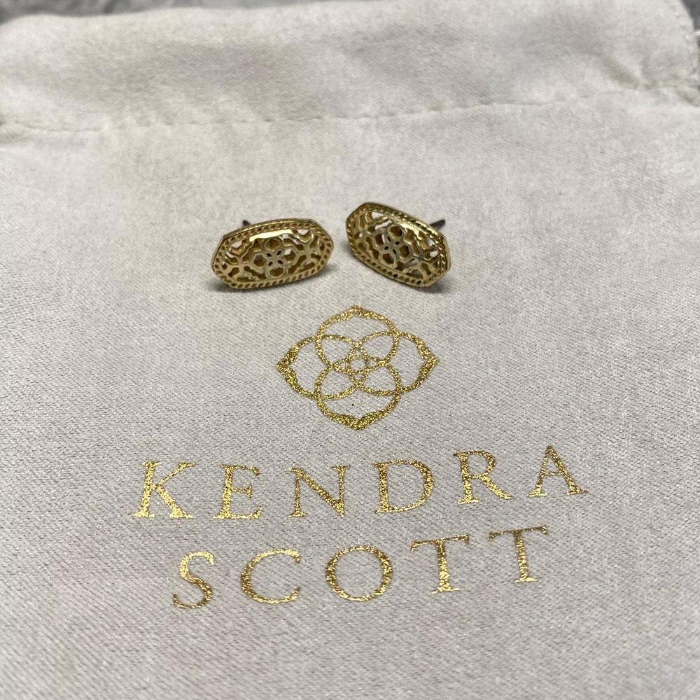 Kendra Scott Ellie Stud Earrings In Gold Filigree